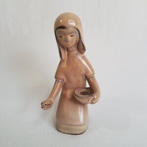 Howard Pierce Woman Girl Feeding Her Flock Figurine 7" Beige Brown Vintage